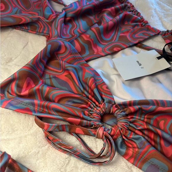 Milk it 2 piece outfit - Picture 10 of 12